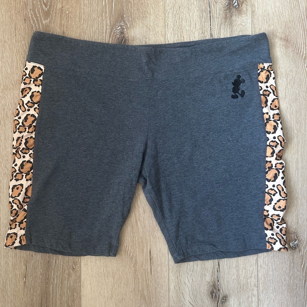 Disney resort Mickey Gray with Leopard accent biker shorts